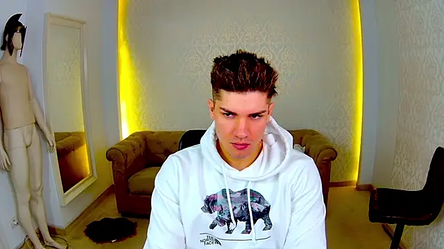 Snapshot of MaxKaiden chatting on February 10, 2026, 6:23 am MaxKaiden online show from February 10, 2026, 6:23 am