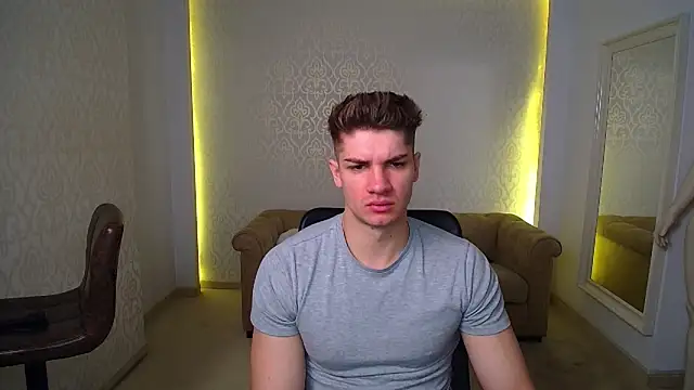 Snapshot of MaxKaiden chatting on February 5, 2026, 5:47 am MaxKaiden online show from February 5, 2026, 5:47 am