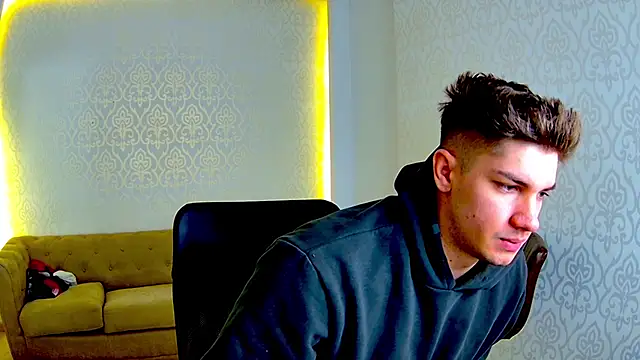 Snapshot of MaxKaiden chatting on February 20, 2026, 6:10 am MaxKaiden online show from February 20, 2026, 6:10 am