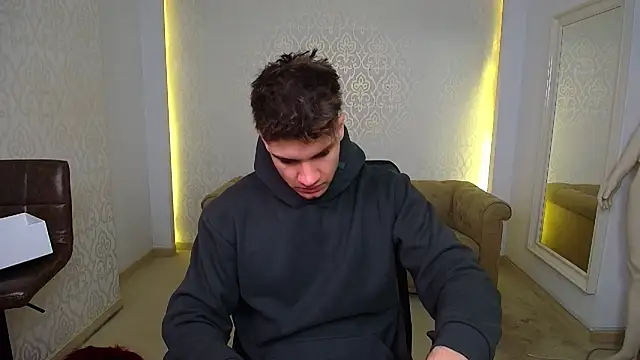 Snapshot of MaxKaiden chatting on February 3, 2026, 5:49 am MaxKaiden online show from February 3, 2026, 5:49 am