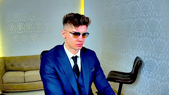 Snapshot of MaxKaiden chatting on February 14, 2026, 6:24 am MaxKaiden online show from February 14, 2026, 6:24 am