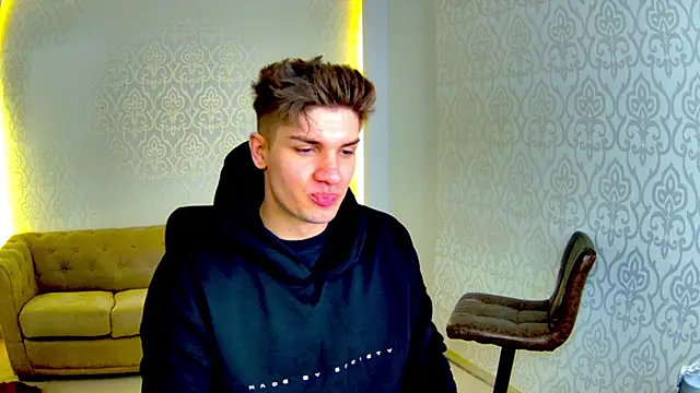 Snapshot of MaxKaiden chatting on February 23, 2026, 5:41 am MaxKaiden online show from February 23, 2026, 5:41 am