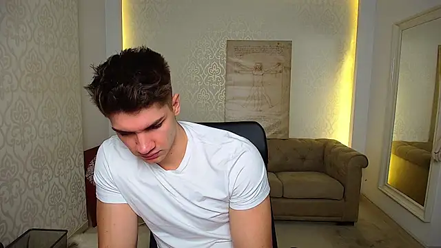 Snapshot of MaxKaiden chatting on October 12, 2025, 4:47 am MaxKaiden online show from October 12, 2025, 4:47 am