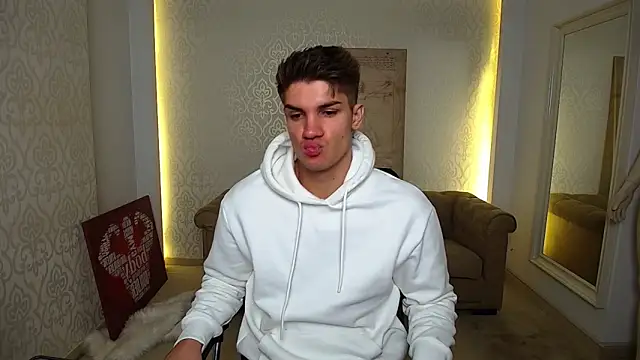 Snapshot of MaxKaiden chatting on September 30, 2025, 4:51 am MaxKaiden online show from September 30, 2025, 4:51 am