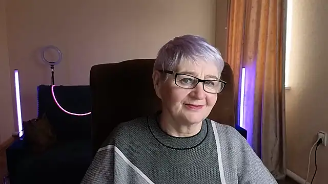 Snapshot of Sandra_Snowflake chatting on April 8, 2026, 12:17 pm Sandra Snowflake online show from April 8, 2026, 12:17 pm