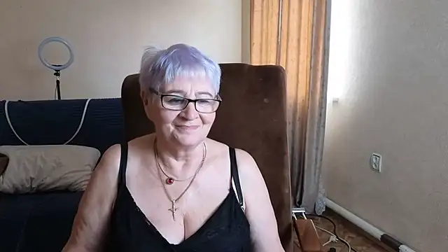 Snapshot of Sandra_Snowflake chatting on April 11, 2026, 7:45 am Sandra Snowflake online show from April 11, 2026, 7:45 am