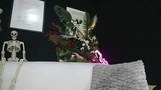 Snapshot of IngAdn chatting on October 23, 2025, 6:50 pm IngAdn online show from October 23, 2025, 6:50 pm