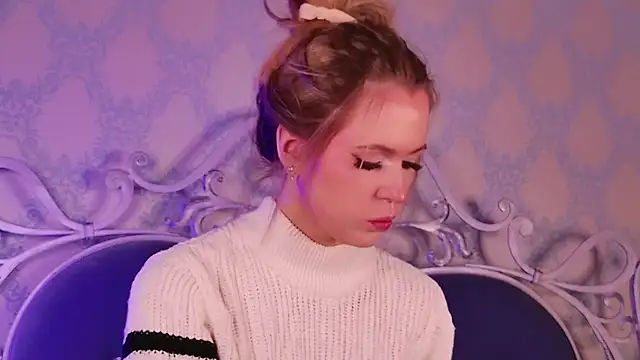 BECKI VRES online show from October 21, 2025, 8:41 pm