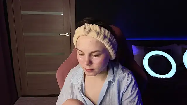 Dyna bae online show from October 7, 2025, 2:01 am