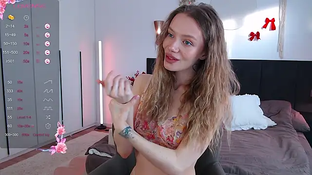 LunaticaBae online show from February 6, 2026, 3:46 am