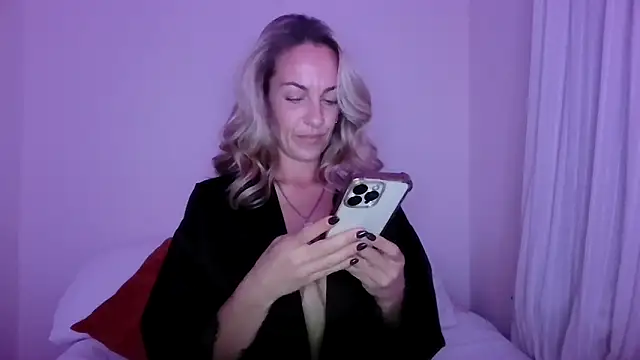 Edenfox- online show from October 10, 2025, 9:15 pm