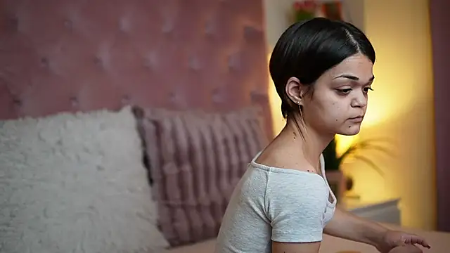 MaiaMini online show from October 7, 2025, 8:21 pm