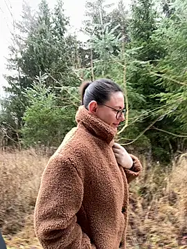 AvaFlowers6 online show from December 17, 2025, 8:30 am