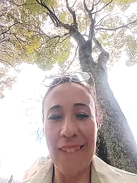 Snapshot of Coeur_de_luxure chatting on November 12, 2025, 7:07 pm Coeur de luxure online show from November 12, 2025, 7:07 pm