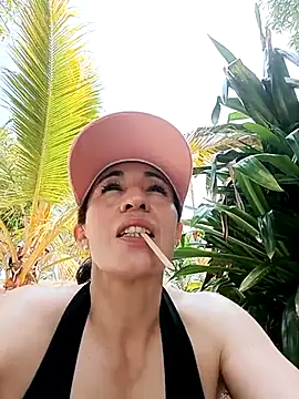 Snapshot of Coeur_de_luxure chatting on March 2, 2025, 6:57 pm Coeur de luxure online show from March 2, 2025, 6:57 pm