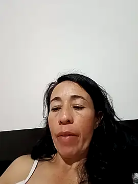 Snapshot of Coeur_de_luxure chatting on March 16, 2025, 1:27 pm Coeur de luxure online show from March 16, 2025, 1:27 pm