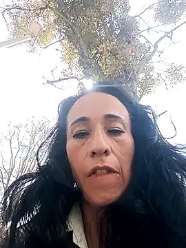 Snapshot of Coeur_de_luxure chatting on October 15, 2025, 6:05 pm Coeur de luxure online show from October 15, 2025, 6:05 pm