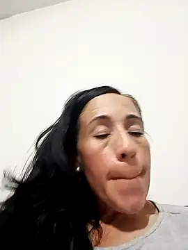 Snapshot of Coeur_de_luxure chatting on March 8, 2025, 9:29 pm Coeur de luxure online show from March 8, 2025, 9:29 pm