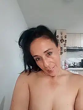 Coeur de luxure online show from April 16, 2026, 9:39 pm