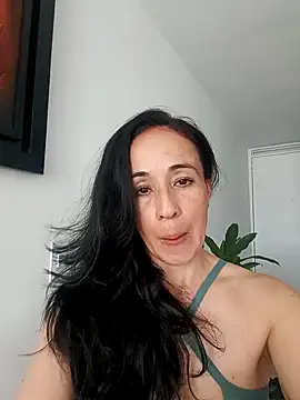 Snapshot of Coeur_de_luxure chatting on October 30, 2025, 7:55 pm Coeur de luxure online show from October 30, 2025, 7:55 pm