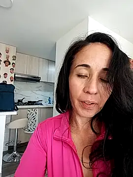 Snapshot of Coeur_de_luxure chatting on September 24, 2025, 7:31 pm Coeur de luxure online show from September 24, 2025, 7:31 pm