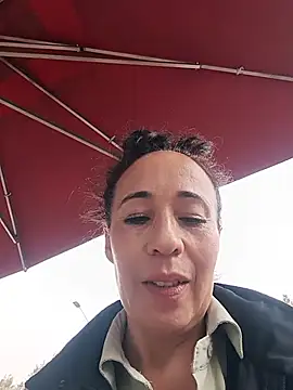 Snapshot of Coeur_de_luxure chatting on July 4, 2026, 1:37 pm Coeur de luxure online show from July 4, 2026, 1:37 pm