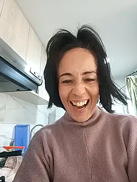 Snapshot of Coeur_de_luxure chatting on October 13, 2025, 4:52 pm Coeur de luxure online show from October 13, 2025, 4:52 pm