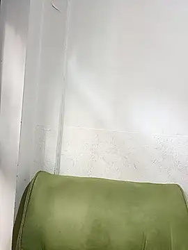 Snapshot of Coeur_de_luxure chatting on March 20, 2025, 8:40 pm Coeur de luxure online show from March 20, 2025, 8:40 pm