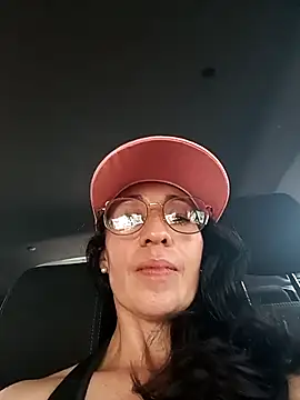 Snapshot of Coeur_de_luxure chatting on March 2, 2025, 3:52 pm Coeur de luxure online show from March 2, 2025, 3:52 pm