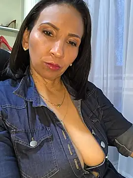 Snapshot of Mrsvictoriaaa chatting on June 26, 2026, 8:03 pm Mrsvictoriaaa online show from June 26, 2026, 8:03 pm