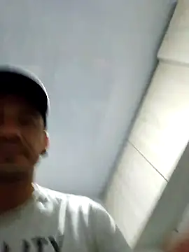 Iuver online show from March 13, 2026, 11:32 pm