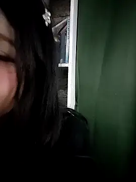 ElaRuil69 online show from September 18, 2025, 2:14 am