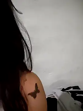 ElaRuil69 online show from April 5, 2026, 3:46 am