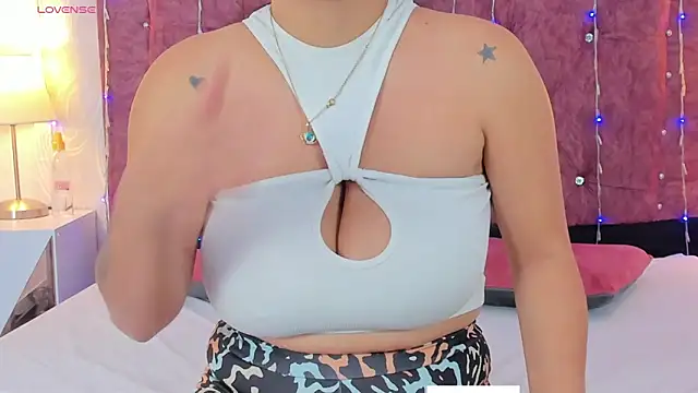 ValentinaGuerra online show from January 15, 2026, 3:32 am