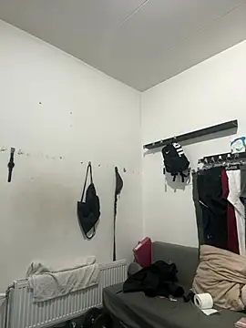 pesyelisa online show from March 4, 2025, 11:40 am