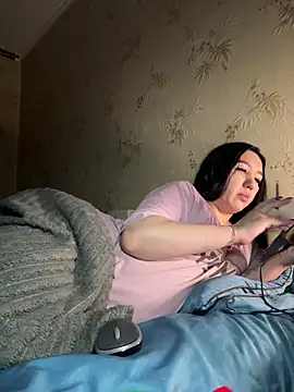 Naughtbaby 2025 online show from November 14, 2025, 4:21 pm