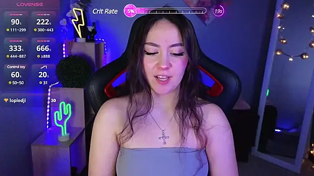 Snapshot of AshleySkott_ chatting on February 24, 2025, 10:26 am AshleySkott online show from February 24, 2025, 10:26 am