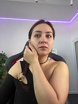 Snapshot of AshleySkott_ chatting on October 3, 2025, 8:27 am AshleySkott online show from October 3, 2025, 8:27 am