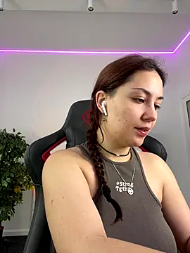 Snapshot of AshleySkott_ chatting on October 6, 2025, 8:26 am AshleySkott online show from October 6, 2025, 8:26 am