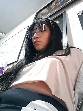 Arielle lov online show from October 19, 2025, 11:13 am