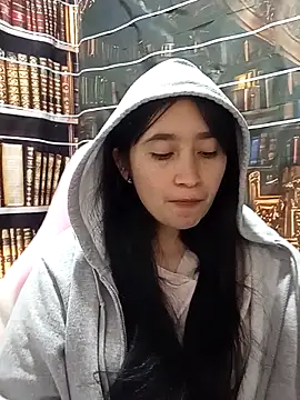 Arielle lov online show from April 15, 2026, 7:58 pm