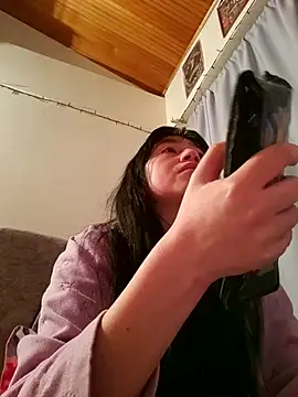 Arielle lov online show from September 19, 2025, 4:05 am