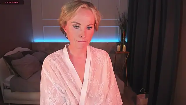 Sandra Kind online show from March 2, 2025, 12:03 pm