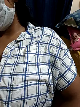 COZY ROZI online show from September 11, 2025, 3:56 pm