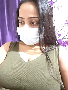 COZY ROZI online show from September 22, 2025, 4:24 pm