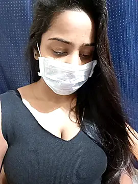 COZY ROZI online show from March 18, 2025, 5:23 pm