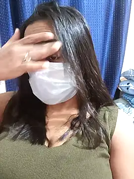 COZY ROZI online show from October 13, 2025, 3:46 pm