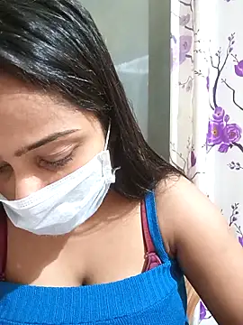 COZY ROZI online show from November 10, 2025, 4:12 pm