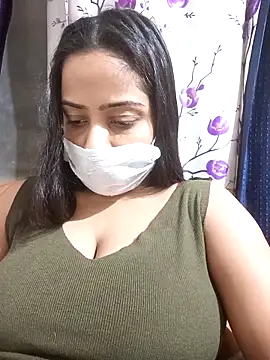 COZY ROZI online show from November 17, 2025, 3:16 pm