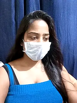 COZY ROZI online show from March 17, 2025, 5:05 pm